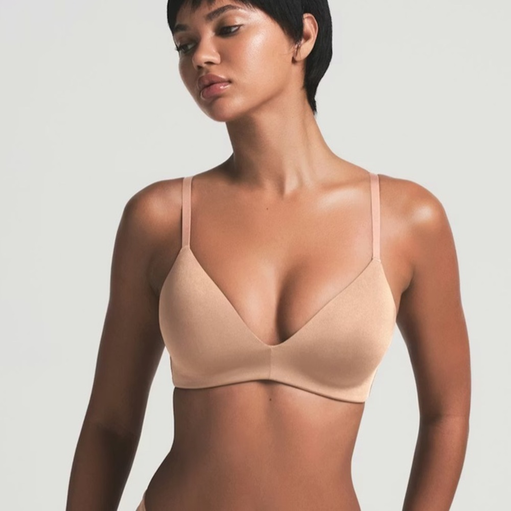 SKIMS wireless form tshirt demi bra